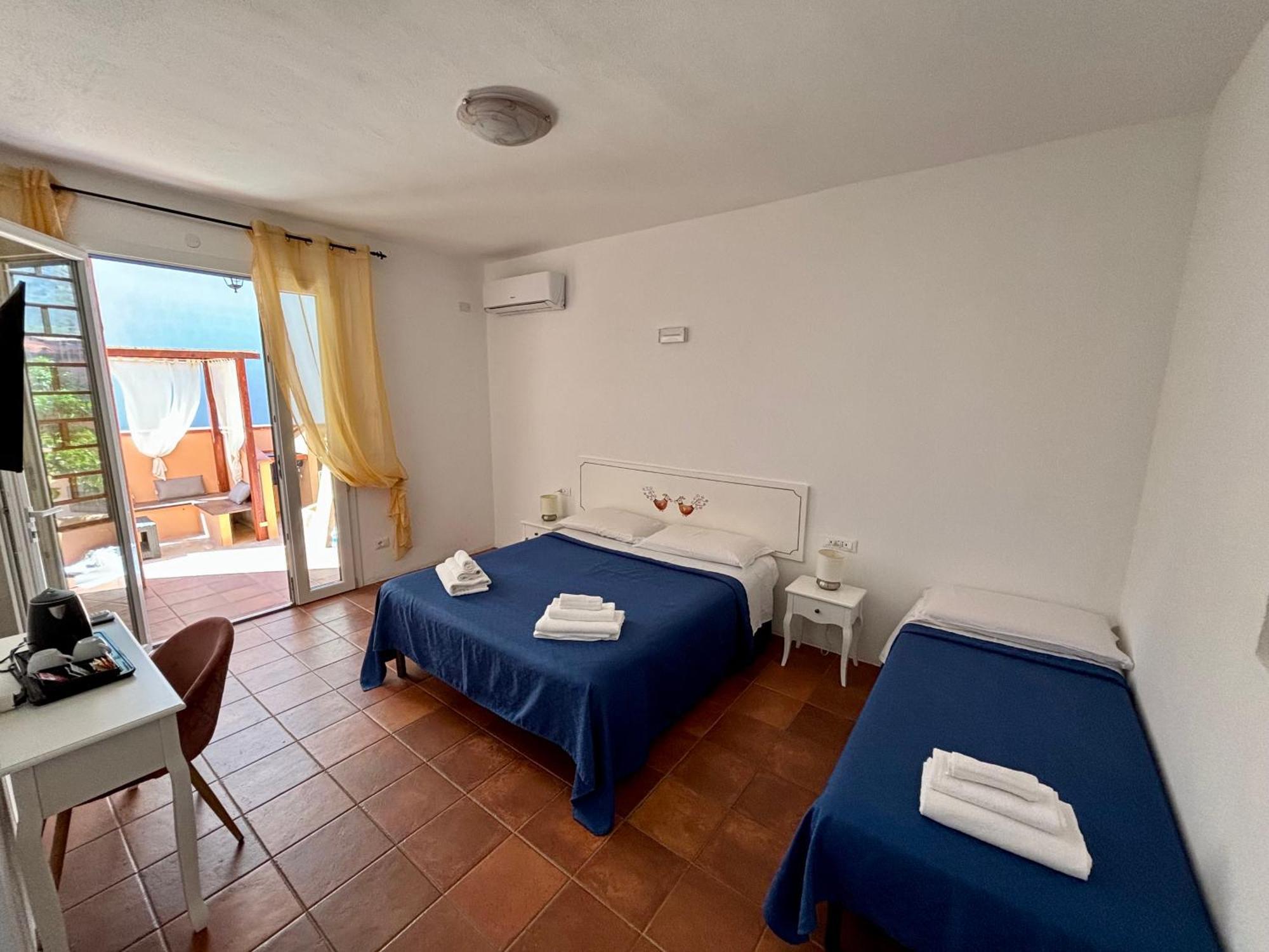 B&B De Janas La Caletta Dış mekan fotoğraf